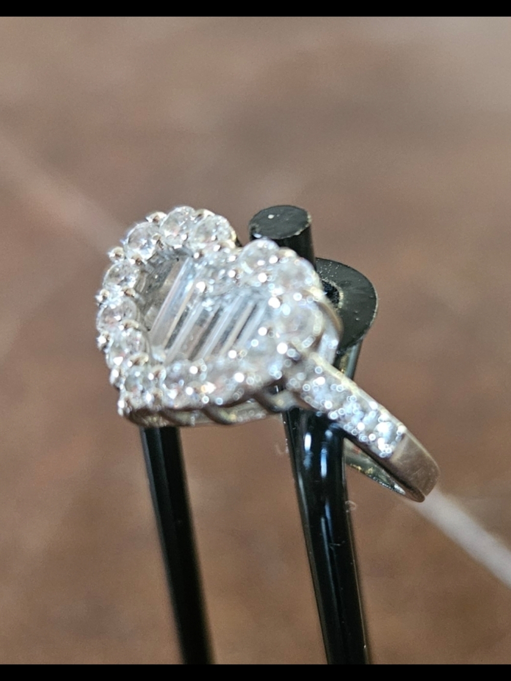 Heart Halo Faux Diamond Ring. Eye Catcher!! - Picture 4 of 8